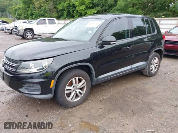 2013 Volkswagen Tiguan SE z VIN WVGAV7AX6DW544544, wystawiony jako IAAI lot #42362914 z przebiegiem 119 754 mil mil oraz . Historia ofert i sprzedaży dostępna na DreamBid. Obrazek 2.