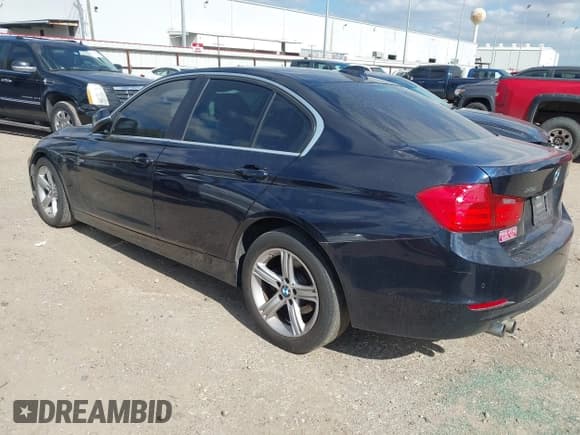 ✅ 2015 BMW 3 Series 328i xDrive • VIN: WBA3B5G55FNS13850 • Лот: 43622740. Опубликован ранее на IAAI с пробегом 206 940 миль. Бесплатный доступ к архиву аукционных продаж из США и подробный отчёт об истории автомобиля на DreamBid. Изображение 3.
