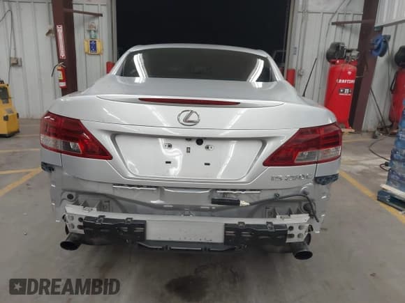 ✅ 2011 Lexus IS 250 C • VIN: JTHFF2C26B2520565 • Лот: 43688191. Опубликован ранее на IAAI с пробегом 196 650 миль. Бесплатный доступ к архиву аукционных продаж из США и подробный отчёт об истории автомобиля на DreamBid. Изображение 16.