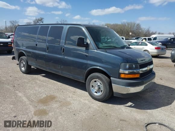 ✅ 2019 Chevrolet Express Passenger LT • VIN: 1GAZGPFG0K1239988 • Lot: 41830689. Wystawiony na IAAI z przebiegiem 112 943 mil. Bezpłatny archiwum sprzedaży aukcyjnych z USA i szczegółowy raport historii pojazdu na DreamBid. Zdjęcie 1.