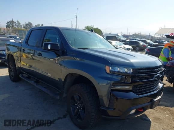 ✅ 2019 Chevrolet Silverado 1500 LT Trail Boss • VIN: 1GCPYFED9KZ332149 • Lot: 42720046. Wystawiony na IAAI z przebiegiem 89 370 mil. Bezpłatny archiwum sprzedaży aukcyjnych z USA i szczegółowy raport historii pojazdu na DreamBid. Zdjęcie 1.