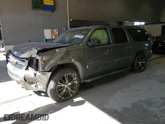 ✅ 2007 Chevrolet Suburban LT • VIN: 3GNFC16J97G197920 • Lot: 77776794. Wystawiony na Copart z przebiegiem Nie podano. Bezpłatny archiwum sprzedaży aukcyjnych z USA i szczegółowy raport historii pojazdu na DreamBid. Zdjęcie 1.