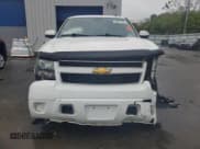✅ 2014 Chevrolet Suburban LS • VIN: 1GNSKHE74ER217925 • Lot: 80877755. Wystawiony na Copart z przebiegiem 169 736 mil. Bezpłatny archiwum sprzedaży aukcyjnych z USA i szczegółowy raport historii pojazdu na DreamBid. Zdjęcie 5.