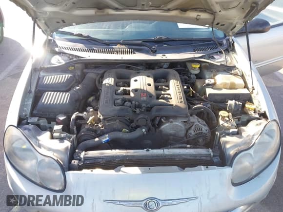 ✅ 2000 Chrysler Concorde LXi • VIN: 2C3HD36J0YH270933 • Lot: 43615644. Wystawiony na IAAI z przebiegiem 251 927 mil. Bezpłatny archiwum sprzedaży aukcyjnych z USA i szczegółowy raport historii pojazdu na DreamBid. Zdjęcie 10.