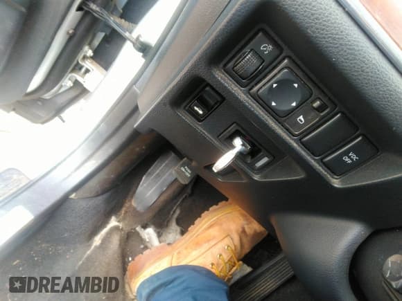 ✅ 2008 Infiniti M • VIN: JNKAY01F78M651712 • Lot: 43032122. Wystawiony na IAAI z przebiegiem 204 750 mil. Bezpłatny archiwum sprzedaży aukcyjnych z USA i szczegółowy raport historii pojazdu na DreamBid. Zdjęcie 11.