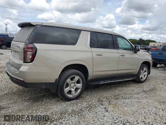 ✅ 2023 Chevrolet Suburban LT • VIN: 1GNSCCKD2PR170276 • Лот: 70963375. Опубликован ранее на Copart с пробегом 47 477 миль. Бесплатный доступ к архиву аукционных продаж из США и подробный отчёт об истории автомобиля на DreamBid. Изображение 3.