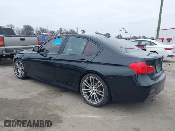 ✅ 2015 BMW 3 Series 335i • VIN: WBA3A9G58FNS66195 • Lot: 41623777. Wystawiony na IAAI z przebiegiem 134 797 mil. Bezpłatny archiwum sprzedaży aukcyjnych z USA i szczegółowy raport historii pojazdu na DreamBid. Zdjęcie 14.