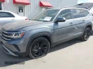 ✅ 2023 Volkswagen Atlas SE • VIN: 1V2JR2CAXPC550095 • Lot: 43479260. Wystawiony na IAAI z przebiegiem 21 622 mil. Bezpłatny archiwum sprzedaży aukcyjnych z USA i szczegółowy raport historii pojazdu na DreamBid. Zdjęcie 2.