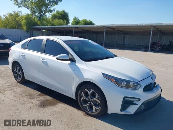 ✅ 2021 Kia Forte LXS • VIN: 3KPF24ADXME360113 • Лот: 43418029. Опубликован ранее на IAAI с пробегом 97 235 миль. Бесплатный доступ к архиву аукционных продаж из США и подробный отчёт об истории автомобиля на DreamBid. Изображение 1.