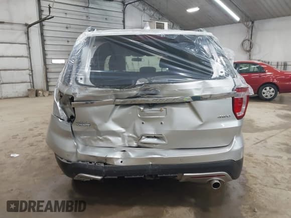 ✅ 2017 Ford Explorer XLT • VIN: 1FM5K8D85HGE35206 • Lot: 42417957. Wystawiony na IAAI z przebiegiem 84 873 mil. Bezpłatny archiwum sprzedaży aukcyjnych z USA i szczegółowy raport historii pojazdu na DreamBid. Zdjęcie 16.