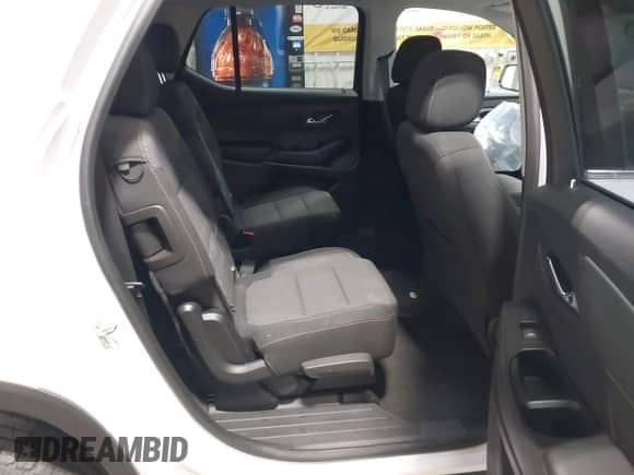 2019 Chevrolet Traverse LT Cloth z VIN 1GNEVGKW1KJ298306, wystawiony jako IAAI lot #43302460 z przebiegiem 76 785 mil mil oraz . Historia ofert i sprzedaży dostępna na DreamBid. Obrazek 8.