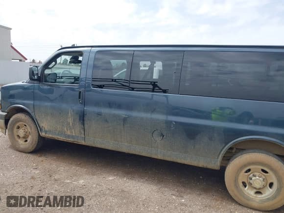 ✅ 2020 Chevrolet Express Passenger LT • VIN: 1GAZGPFG5L1168319 • Lot: 41720096. Listed on IAAI with 77,030 mi. Free auction sales archive from the USA and detailed vehicle history report at DreamBid. Image 14.
