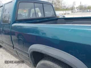1996 Dodge Dakota with VIN 1B7GL23X2TS583075, listed as a IAAI auction lot 42049233 with 144,020 mi miles and . Bid and sale history available at DreamBid. Image 6.