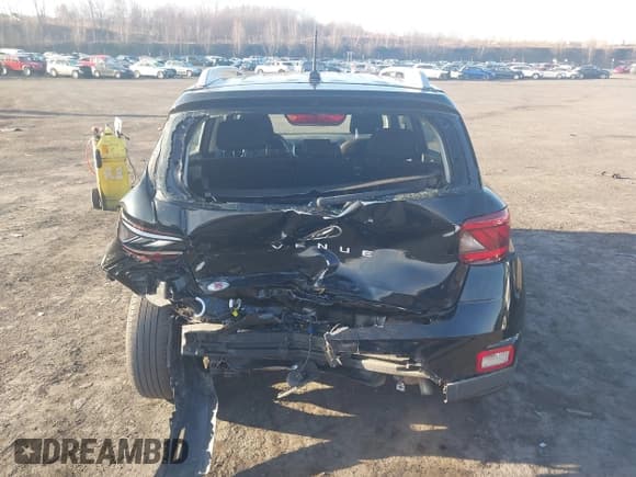 ✅ 2024 Hyundai Venue SEL • VIN: KMHRC8A32RU283492 • Lot: 41759262. Listed on IAAI with 18,853 mi. Free auction sales archive from the USA and detailed vehicle history report at DreamBid. Image 16.