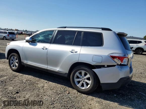 ✅ 2011 Toyota Highlander • VIN: 5TDZK3EH3BS031325 • Лот: 92128745. Опубликован ранее на Copart с пробегом 172 503 миль. Бесплатный доступ к архиву аукционных продаж из США и подробный отчёт об истории автомобиля на DreamBid. Изображение 2.