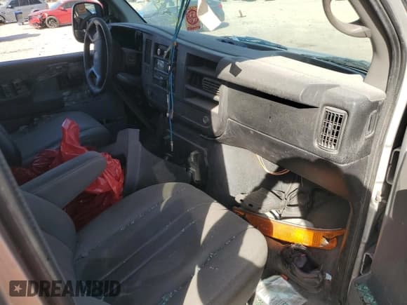 ✅ 2014 GMC Savana • VIN: 1GTS7AF44E1109552 • Lot: 84836854. Listed on Copart with 281,032 mi. Free auction sales archive from the USA and detailed vehicle history report at DreamBid. Image 8.