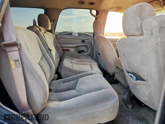 ✅ 2005 Chevrolet Tahoe LS • VIN: 1GNEC13V25R240252 • Lot: 82318705. Listed on Copart with 323,949 mi. Free auction sales archive from the USA and detailed vehicle history report at DreamBid. Image 11.