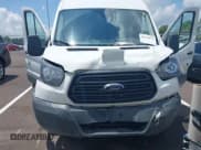 ✅ 2018 Ford Transit • VIN: 1FTYE2CM4JKB39827 • Lot: 42747874. Wystawiony na IAAI z przebiegiem 208 946 mil. Bezpłatny archiwum sprzedaży aukcyjnych z USA i szczegółowy raport historii pojazdu na DreamBid. Zdjęcie 6.