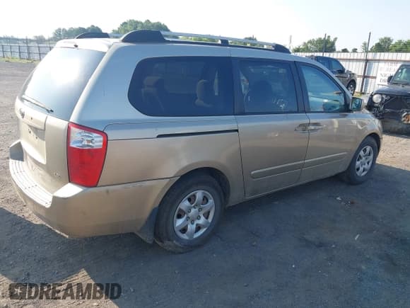 ✅ 2008 Kia Sedona EX • VIN: KNDMB233286217703 • Lot: 42440864. Listed on IAAI with 249,949 mi. Free auction sales archive from the USA and detailed vehicle history report at DreamBid. Image 4.
