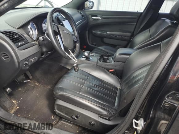 ✅ 2014 Chrysler 300 S • VIN: 2C3CCAGG2EH331537 • Lot: 70134915. Listed on Copart with 205,928 mi. Free auction sales archive from the USA and detailed vehicle history report at DreamBid. Image 7.