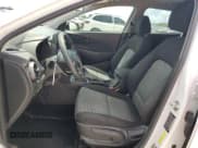 ✅ 2019 Hyundai Kona SE • VIN: KM8K12AA6KU342679 • Лот: 62879764. Опубликован ранее на Copart с пробегом 47 536 миль. Бесплатный доступ к архиву аукционных продаж из США и подробный отчёт об истории автомобиля на DreamBid. Изображение 7.