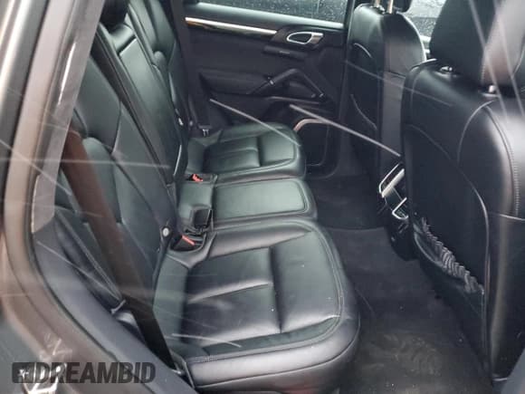 ✅ 2018 Porsche Cayenne GTS • VIN: WP1AD2A27JLA80755 • Лот: 93505245. Опубликован ранее на Copart с пробегом 63 892 миль. Бесплатный доступ к архиву аукционных продаж из США и подробный отчёт об истории автомобиля на DreamBid. Изображение 11.