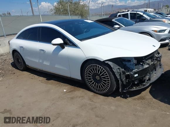 ✅ 2024 Mercedes-Benz EQS 450+ • VIN: W1KCG2DB1RA048409 • Lot: 43230447. Listed on IAAI with 11,000 mi. Free auction sales archive from the USA and detailed vehicle history report at DreamBid. Image 1.