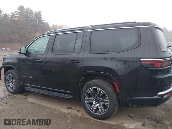 ✅ 2024 Jeep Wagoneer Series II • VIN: 1C4SJVBPXRS136103 • Lot: 43571671. Listed on IAAI with 46,461 mi. Free auction sales archive from the USA and detailed vehicle history report at DreamBid. Image 14.