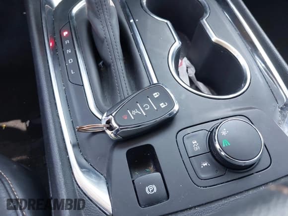 ✅ 2020 Chevrolet Traverse RS • VIN: 1GNERJKW9LJ298430 • Lot: 42335631. Listed on IAAI with 129,241 mi. Free auction sales archive from the USA and detailed vehicle history report at DreamBid. Image 11.