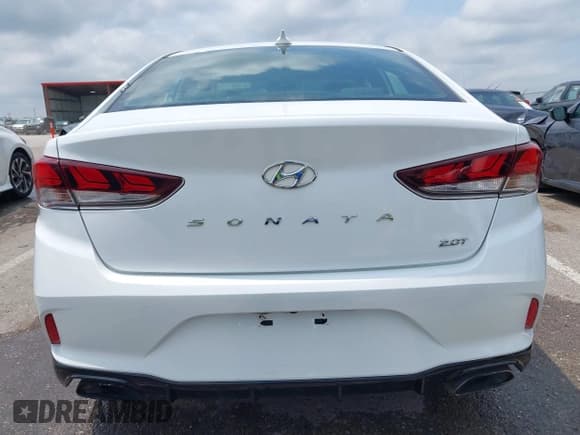 ✅ 2018 Hyundai Sonata Limited • VIN: 5NPE34AB9JH684555 • Lot: 42775075. Wystawiony na IAAI z przebiegiem 95 593 mil. Bezpłatny archiwum sprzedaży aukcyjnych z USA i szczegółowy raport historii pojazdu na DreamBid. Zdjęcie 17.