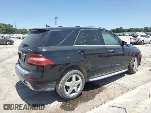 ✅ 2014 Mercedes-Benz M 350 • VIN: 4JGDA5HB4EA374318 • Lot: 57130685. Wystawiony na Copart z przebiegiem 111 111 mil. Bezpłatny archiwum sprzedaży aukcyjnych z USA i szczegółowy raport historii pojazdu na DreamBid. Zdjęcie 3.