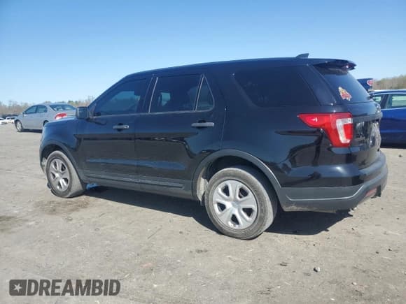 ✅ 2018 Ford Police Interceptor Utility • VIN: 1FM5K8AR2JGC77295 • Lot: 51381925. Wystawiony na Copart z przebiegiem 123 706 mil. Bezpłatny archiwum sprzedaży aukcyjnych z USA i szczegółowy raport historii pojazdu na DreamBid. Zdjęcie 2.