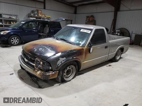 ✅ 2001 Chevrolet S-10 • VIN: 1GCCS14511K133245 • Лот: 83071044. Опубликован ранее на Copart с пробегом 113 607 миль. Бесплатный доступ к архиву аукционных продаж из США и подробный отчёт об истории автомобиля на DreamBid. Изображение 1.