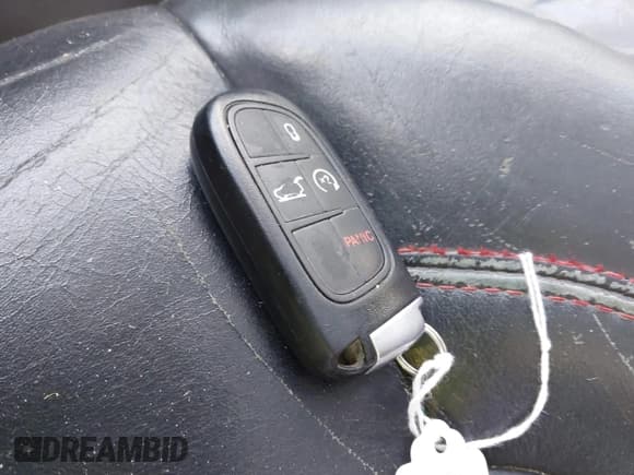 ✅ 2016 Jeep Cherokee Trailhawk • VIN: 1C4PJMBB6GW335837 • Lot: 41547478. Listed on IAAI with 236,483 mi. Free auction sales archive from the USA and detailed vehicle history report at DreamBid. Image 11.