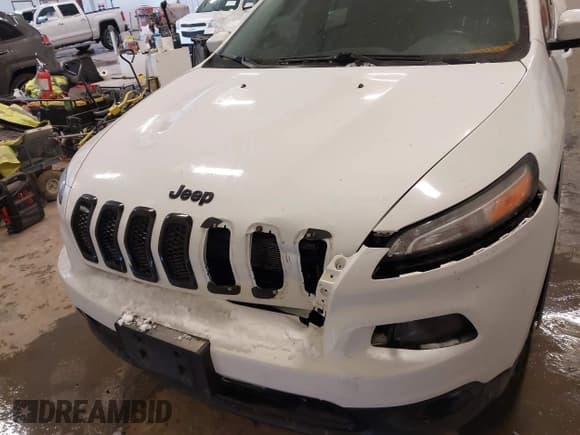✅ 2016 Jeep Cherokee Latitude • VIN: 1C4PJMCS5GW219429 • Lot: 41578760. Wystawiony na IAAI z przebiegiem 161 964 mil. Bezpłatny archiwum sprzedaży aukcyjnych z USA i szczegółowy raport historii pojazdu na DreamBid. Zdjęcie 6.