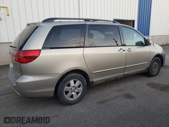 ✅ 2005 Toyota Sienna LE • VIN: 5TDZA23C55S305732 • Lot: 92236645. Listed on Copart with 307,418 mi. Free auction sales archive from the USA and detailed vehicle history report at DreamBid. Image 3.