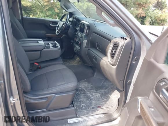 ✅ 2020 Chevrolet Silverado 1500 RST • VIN: 3GCUYEET0LG419931 • Lot: 42965947. Wystawiony na IAAI z przebiegiem 104 149 mil. Bezpłatny archiwum sprzedaży aukcyjnych z USA i szczegółowy raport historii pojazdu na DreamBid. Zdjęcie 5.