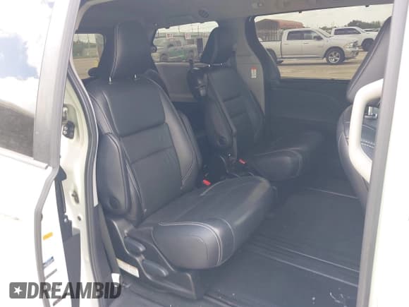 ✅ 2015 Toyota Sienna SE • VIN: 5TDXK3DC9FS669405 • Lot: 42590910. Listed on IAAI with 82,127 mi. Free auction sales archive from the USA and detailed vehicle history report at DreamBid. Image 8.