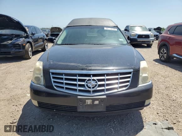 ✅ 2008 Cadillac DTS Professional 1SH • VIN: 1GEEH00Y98U500321 • Lot: 52588845. Listed on Copart with 170,325 mi. Free auction sales archive from the USA and detailed vehicle history report at DreamBid. Image 5.