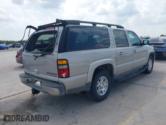 ✅ 2005 Chevrolet Suburban LS • VIN: 3GNEC16Z65G212582 • Лот: 42409878. Опубликован ранее на IAAI с пробегом 141 303 миль. Бесплатный доступ к архиву аукционных продаж из США и подробный отчёт об истории автомобиля на DreamBid. Изображение 4.