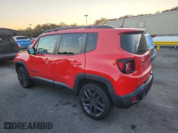 ✅ 2021 Jeep Renegade Latitude • VIN: ZACNJDBB6MPM75898 • Lot: 82727755. Wystawiony na Copart z przebiegiem 71 737 mil. Bezpłatny archiwum sprzedaży aukcyjnych z USA i szczegółowy raport historii pojazdu na DreamBid. Zdjęcie 2.