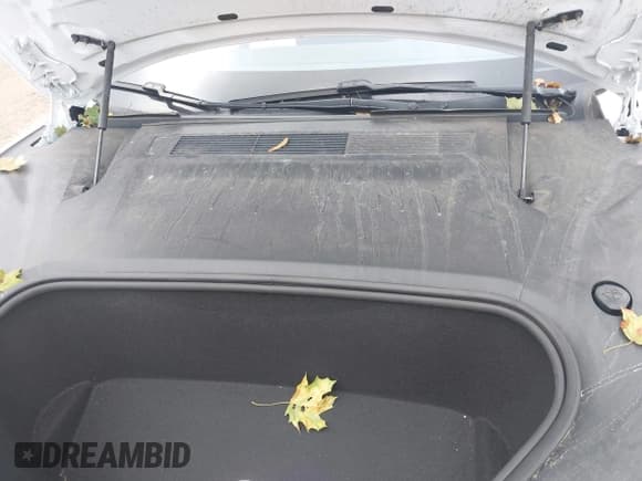 ✅ 2021 Tesla Model S Long Range • VIN: 5YJSA1E58MF451152 • Lot: 43241556. Wystawiony na IAAI z przebiegiem 25 726 mil. Bezpłatny archiwum sprzedaży aukcyjnych z USA i szczegółowy raport historii pojazdu na DreamBid. Zdjęcie 10.