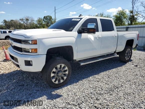 ✅ 2016 Chevrolet Silverado 2500HD LTZ • VIN: 1GC1KWE84GF213587 • Lot: 86639075. Listed on Copart with 193,498 mi. Free auction sales archive from the USA and detailed vehicle history report at DreamBid. Image 1.