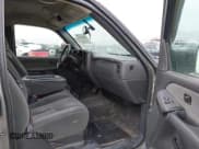 ✅ 2003 Chevrolet Silverado 2500HD LS • VIN: 1GCHK29U33E286917 • Lot: 43442116. Wystawiony na IAAI z przebiegiem 273 361 mil. Bezpłatny archiwum sprzedaży aukcyjnych z USA i szczegółowy raport historii pojazdu na DreamBid. Zdjęcie 5.