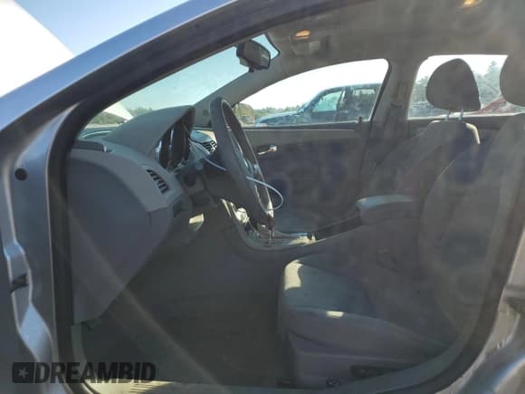 ✅ 2010 Chevrolet Malibu 1LT • VIN: 1G1ZC5EB8A4133596 • Lot: 73550004. Listed on Copart with 158,815 mi. Free auction sales archive from the USA and detailed vehicle history report at DreamBid. Image 7.