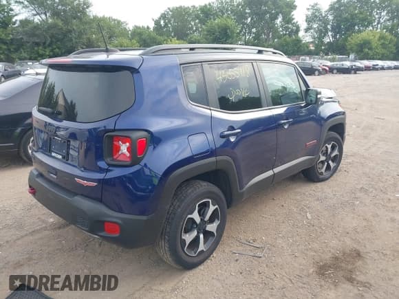 ✅ 2019 Jeep Renegade Trailhawk • VIN: ZACNJBC18KPK70073 • Lot: 43055118. Wystawiony na IAAI z przebiegiem Nie podano. Bezpłatny archiwum sprzedaży aukcyjnych z USA i szczegółowy raport historii pojazdu na DreamBid. Zdjęcie 4.