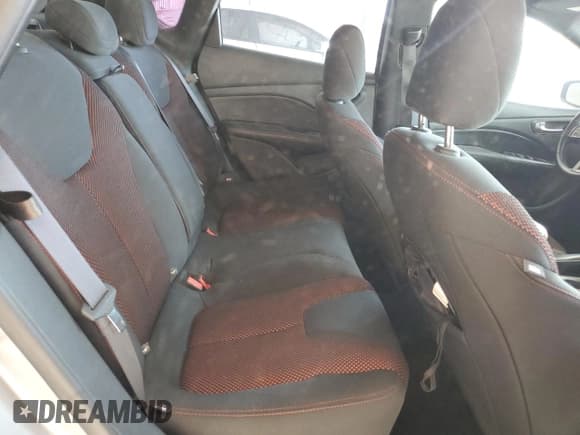 ✅ 2016 Dodge Dart SXT • VIN: 1C3CDFBBXGD775397 • Lot: 85088105. Wystawiony na Copart z przebiegiem 86 790 mil. Bezpłatny archiwum sprzedaży aukcyjnych z USA i szczegółowy raport historii pojazdu na DreamBid. Zdjęcie 10.