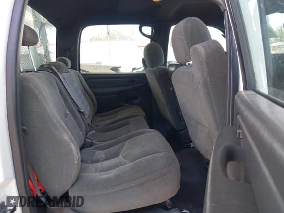 ✅ 2004 Chevrolet Silverado 1500 • VIN: 1GBHC23134F129481 • Лот: 42507585. Опубликован ранее на IAAI с пробегом 393 339 миль. Бесплатный доступ к архиву аукционных продаж из США и подробный отчёт об истории автомобиля на DreamBid. Изображение 8.