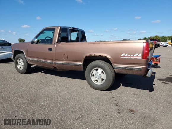 1994 Chevrolet Silverado 1500 с VIN 1GCEK14K0RE119443, выставлен на аукционе Copart как лот 82088045 с пробегом 178 766 миль миль и Списание • Salvage title. История ставок и продаж доступна на DreamBid. Изображение 2.