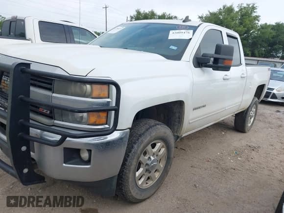 ✅ 2015 Chevrolet Silverado 2500HD LT • VIN: 1GC2KVEG8FZ544983 • Lot: 42264875. Wystawiony na IAAI z przebiegiem 186 478 mil. Bezpłatny archiwum sprzedaży aukcyjnych z USA i szczegółowy raport historii pojazdu na DreamBid. Zdjęcie 2.